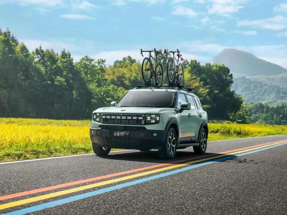 ���I����С�ɵ�ͨ��SUV���Ď׿��ֵ��