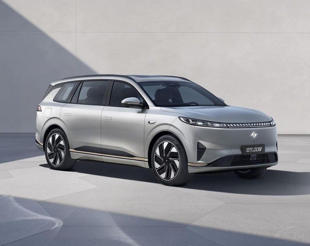 30�f(w��n)�A(y��)�� �����@�׿����µġ����󱭡�SUV