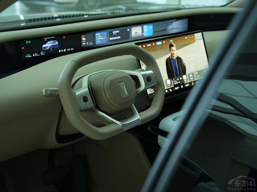 30�f(w��n)�A(y��)�� �����@�׿����µġ����󱭡�SUV