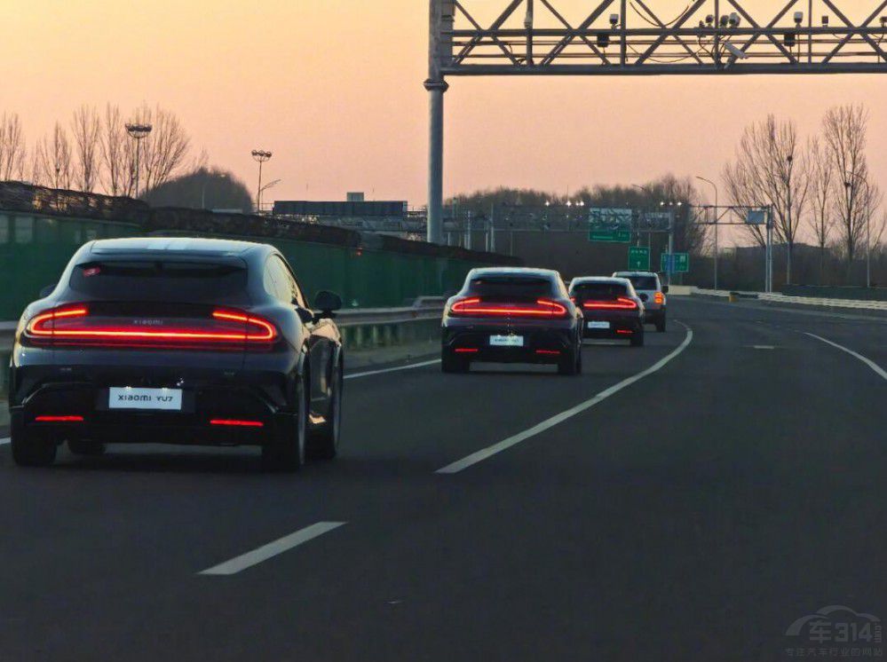 ���gֱ���ϡ����󱭡� �@�׿�SUVҲ̫������