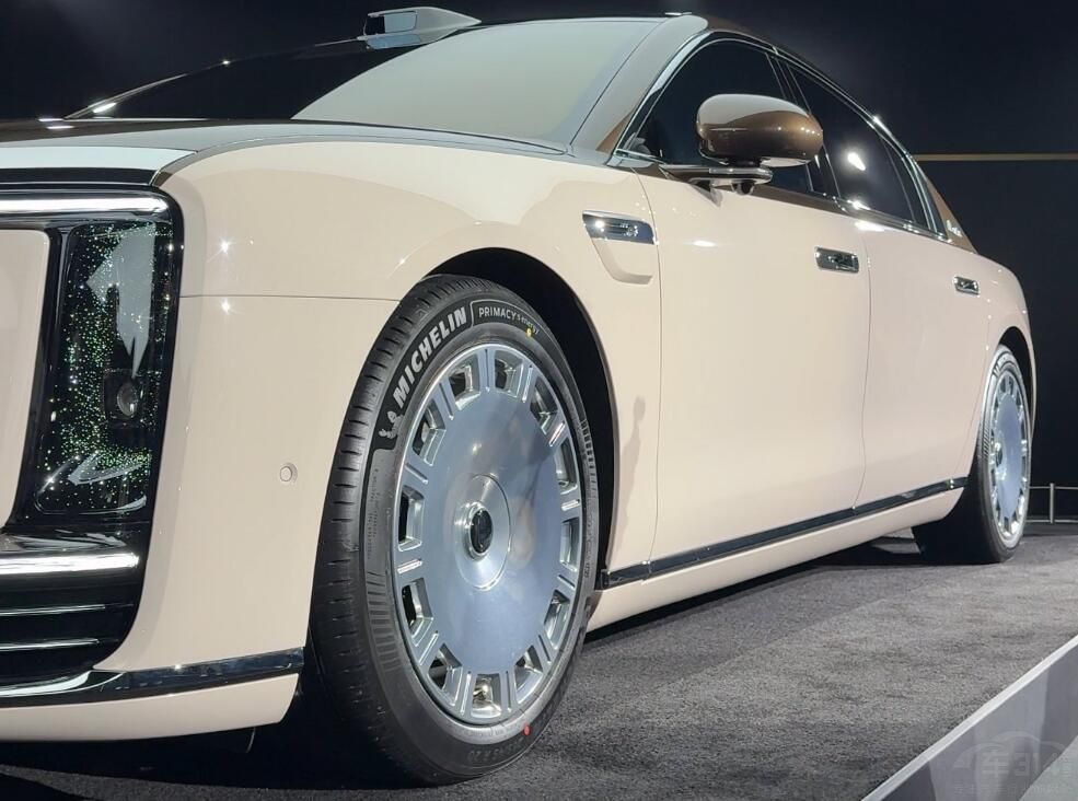 �A(y��)��100�f�����S800��(du��)�ȊW��A8L��ϣ��