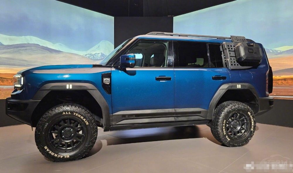 ���F�Mֹ���f���ɶ�܇չ4���ذ�����SUV