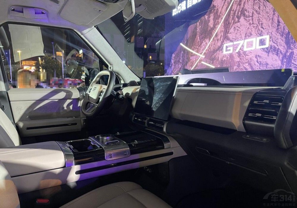 9���������µ�SUV�P�c(di��n)���������I�Ŀ���