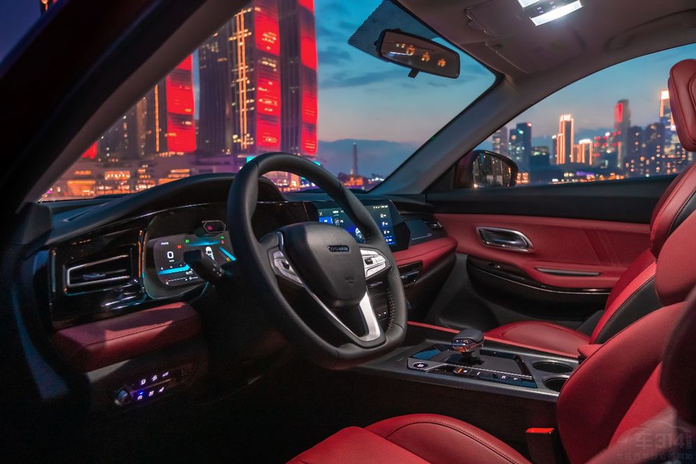 歐尚X7 PLUS發(fā)布中國紅內(nèi)飾 限量777臺 歐尚X7 PLUS發(fā)布中國紅內(nèi)飾 限量777臺