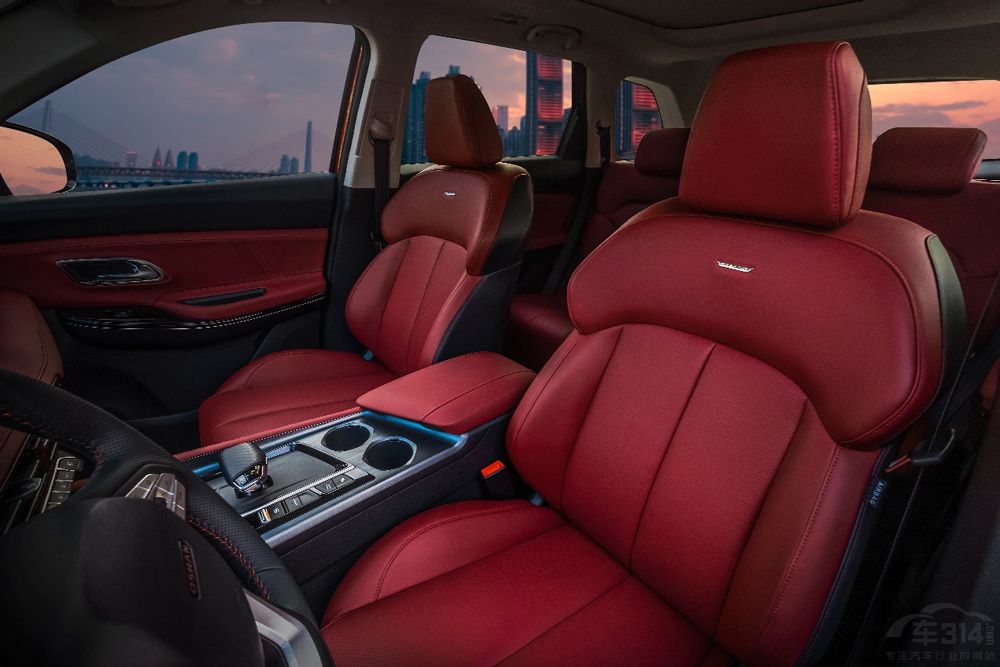 歐尚X7 PLUS發(fā)布中國紅內(nèi)飾 限量777臺 歐尚X7 PLUS發(fā)布中國紅內(nèi)飾 限量777臺