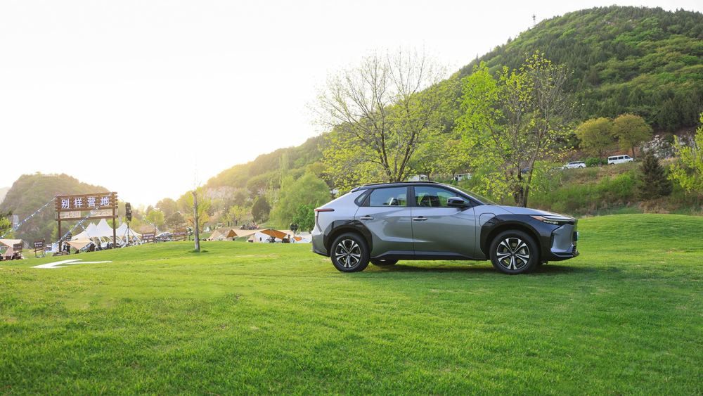 һ���S��bZϵ�м��SUV