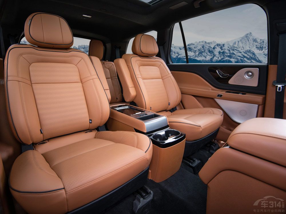 個個看點(diǎn)十足 盤點(diǎn)重慶車展五款重磅新車 個個看點(diǎn)十足 盤點(diǎn)重慶車展五款重磅新車