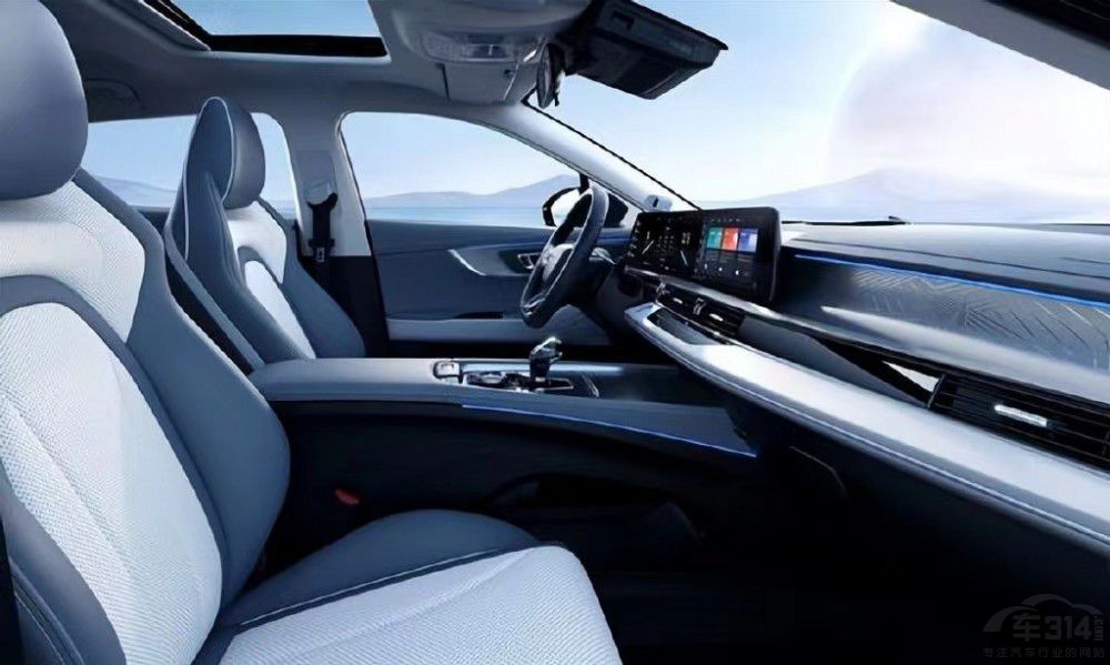 個個看點(diǎn)十足 盤點(diǎn)重慶車展五款重磅新車 個個看點(diǎn)十足 盤點(diǎn)重慶車展五款重磅新車