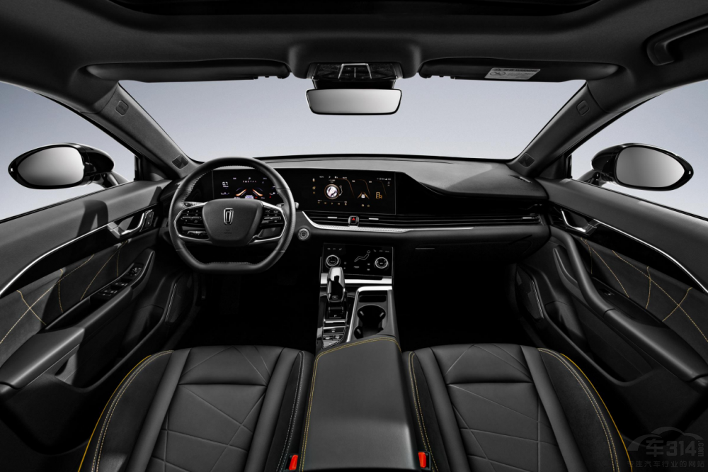 官方自帶改裝 奔騰B70S黑武士共創(chuàng)版上市 官方自帶改裝 奔騰B70S黑武士共創(chuàng)版上市