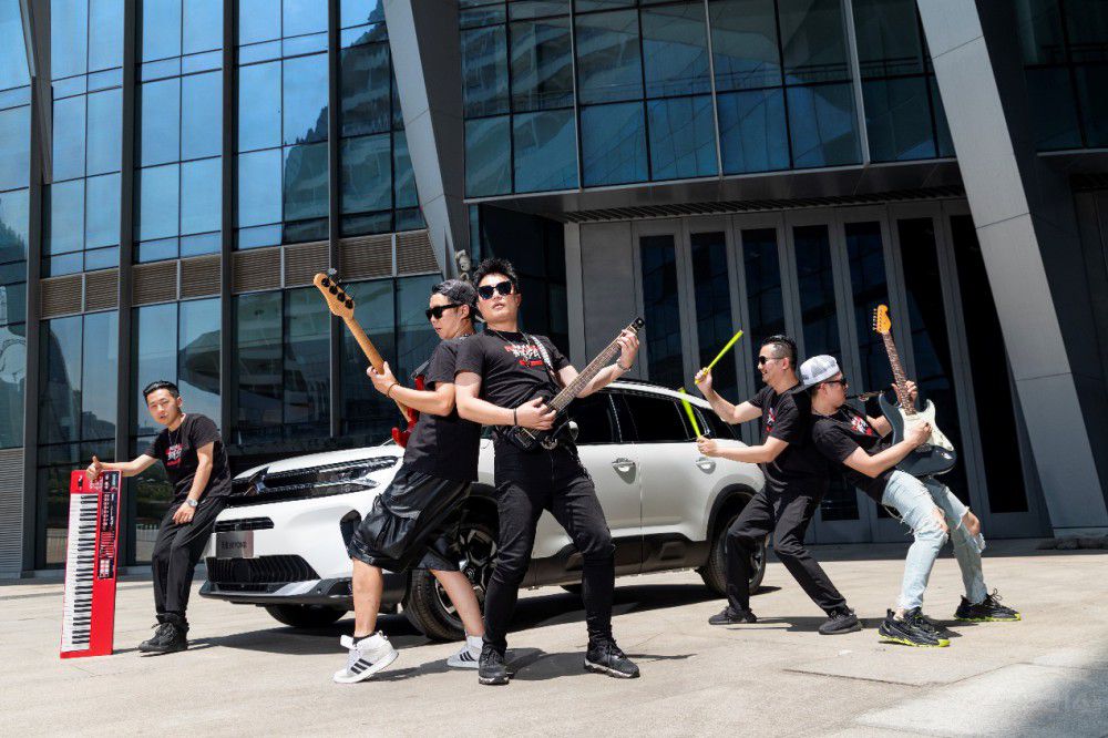 ����BEYOND�y80���Խ�������ذ����u��