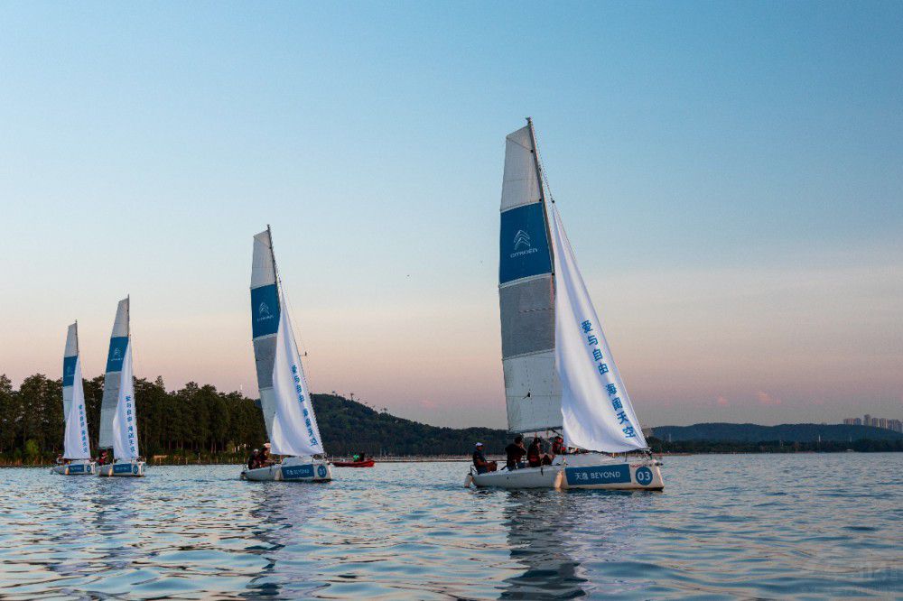 ����BEYOND�y80���Խ�������ذ����u��