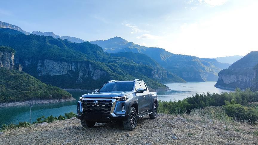 搭載2.0T藍(lán)鯨發(fā)動(dòng)機(jī) 長安新皮卡首發(fā)亮相 搭載2.0T藍(lán)鯨發(fā)動(dòng)機(jī) 長安新皮卡首發(fā)亮相