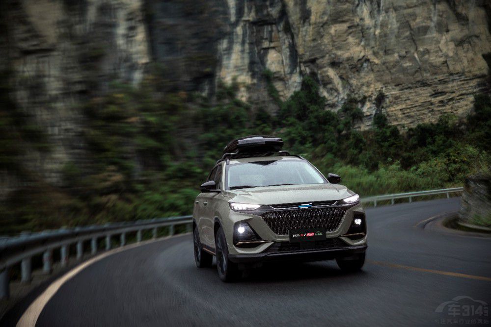 機甲綠車身顏值高 歐尚X7PLUS樂游版上市 機甲綠車身顏值高 歐尚X7PLUS樂游版上市