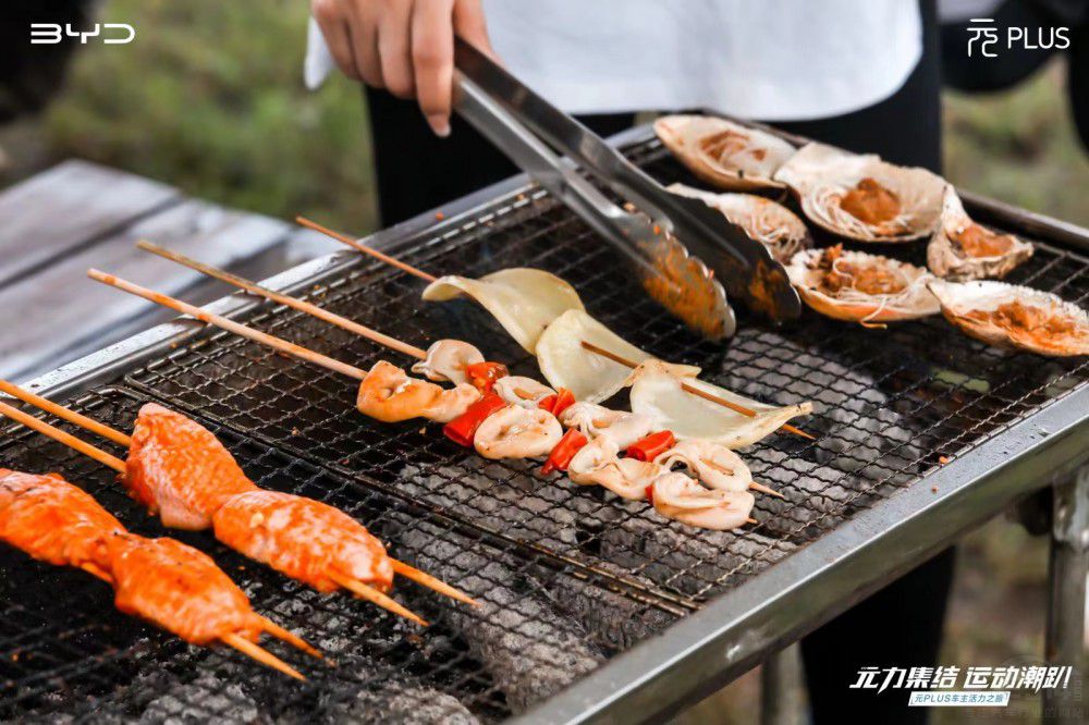 �ȁ���ԪPLUS��ο�������ε����m���{