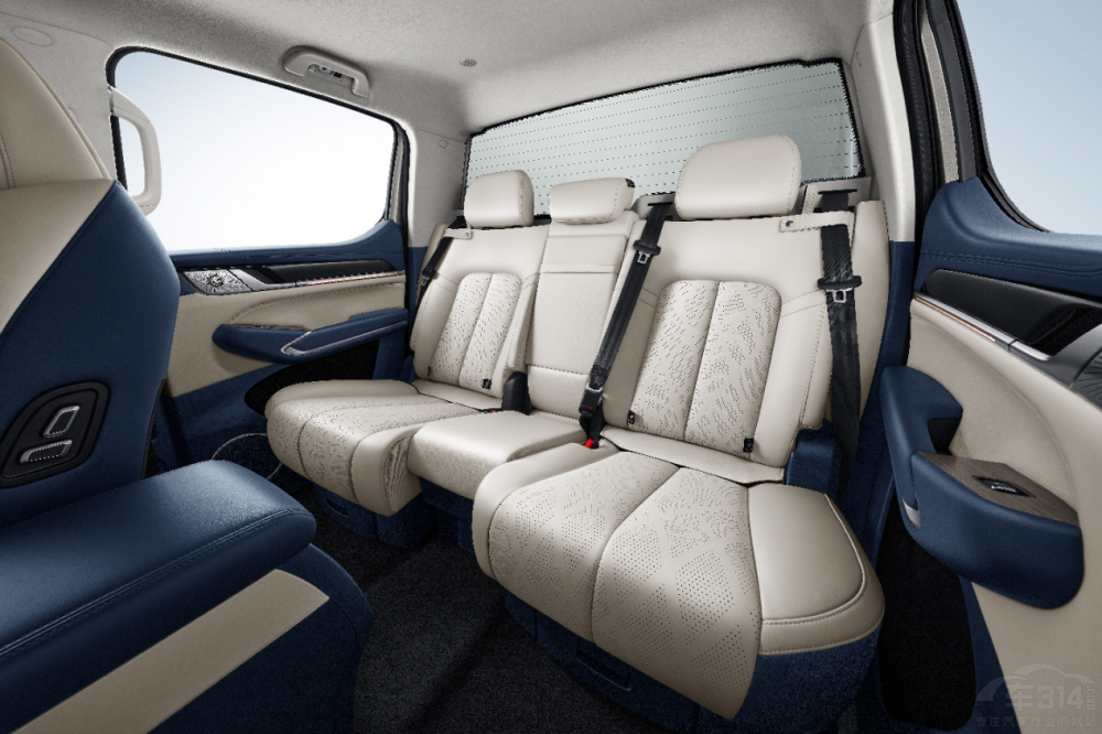 ���͸����ܺ��AƤ��ɽ���ڏV��܇չ����