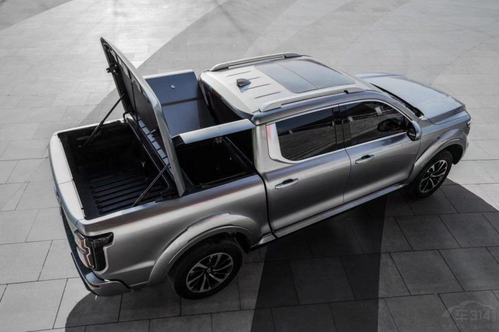 ���͸����ܺ��AƤ��ɽ���ڏV��܇չ����