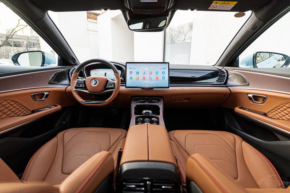 巔峰之上再造巔峰 漢唐雙旗艦冠軍版上市 巔峰之上再造巔峰 漢唐雙旗艦冠軍版上市