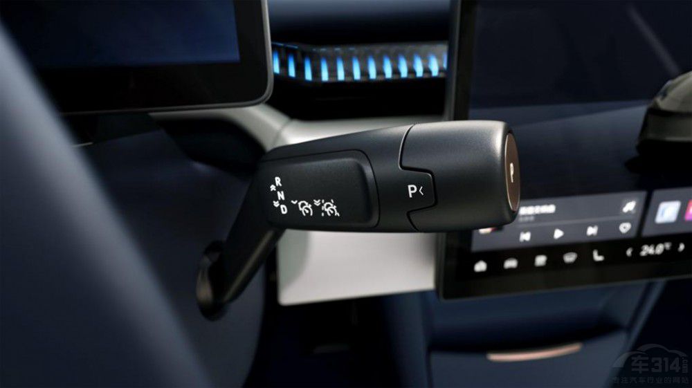 極氪X新奢內(nèi)飾首次亮相 將于4月12日上市 極氪X新奢內(nèi)飾首次亮相 將于4月12日上市