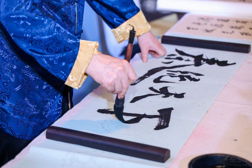 �ȁ�����PLUS EV 2023��܊��ɽ�ǟ�������