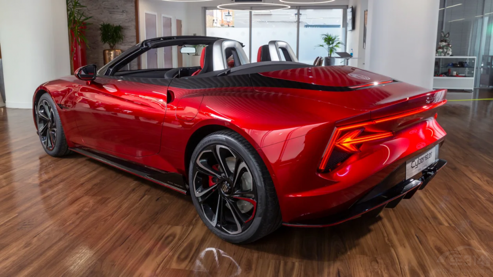 MG Cyberster�������� ���ۃr(ji��)�s��5�f(w��n)Ӣ�^