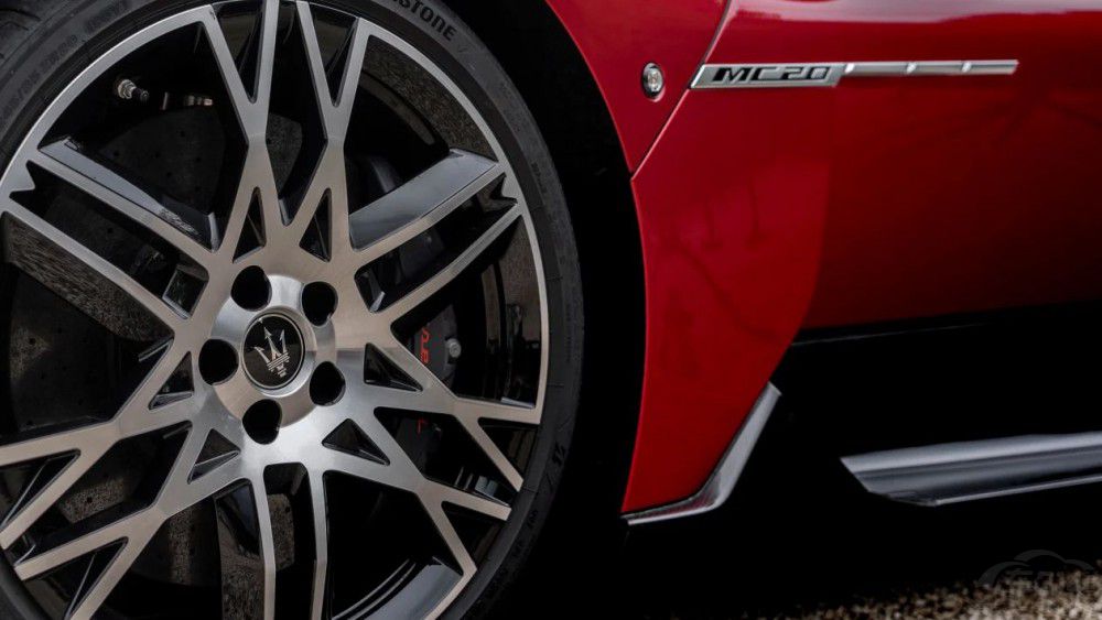 �I����ֻ�ۿ�֮��ɯ����MC20 Cielo 2023