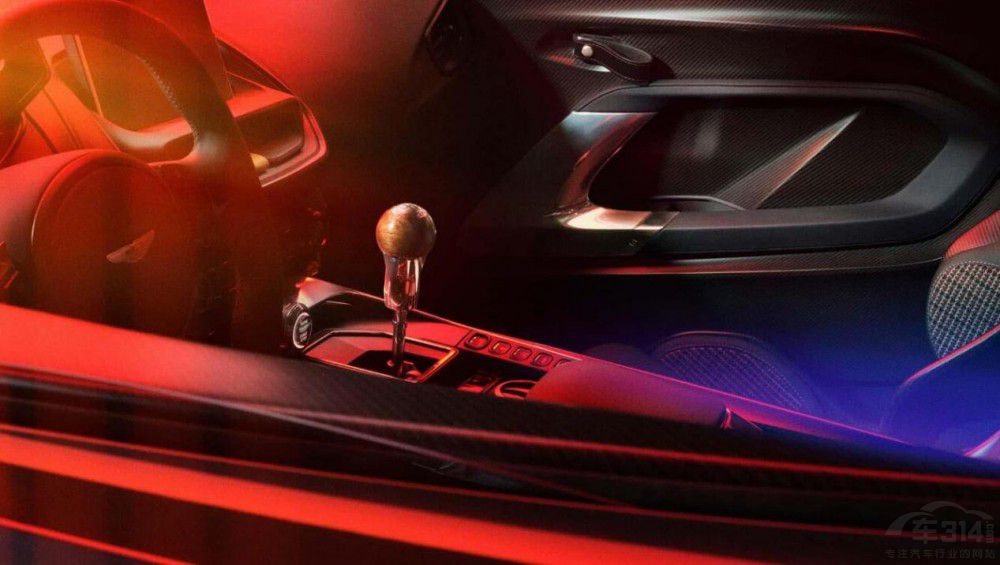 ��˹�D�R��Valour���͏�(f��)�� ���O�����