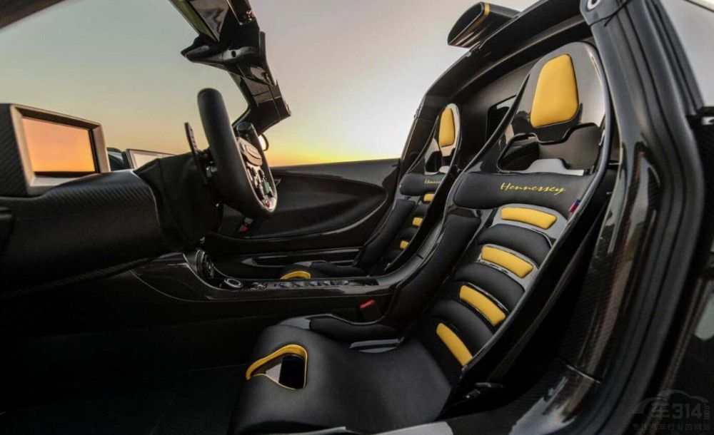 ܎��ԊVenom F5 Revolution Roadster����