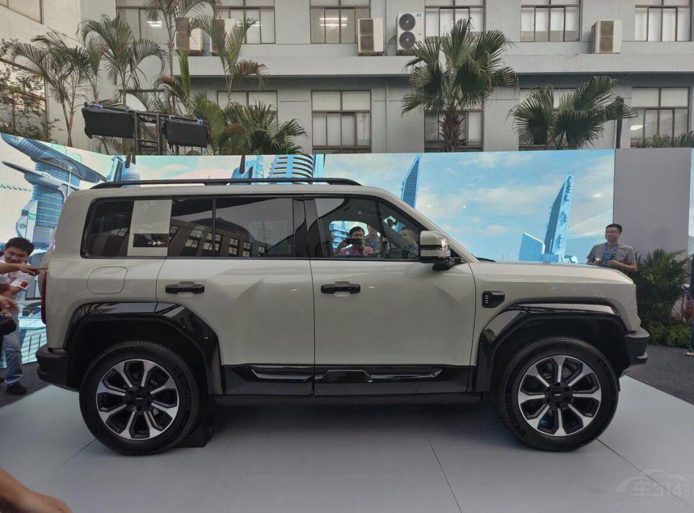 �ɶ�܇չӲ��SUVǰհ���ȁ������������