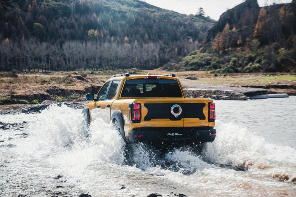 ���͸����ܺ��AƤ��ɽ�������ܰ�������