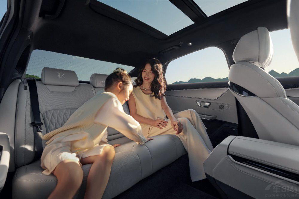 2025�� �h �����ۃr 16.58�f��23.58�fԪ��