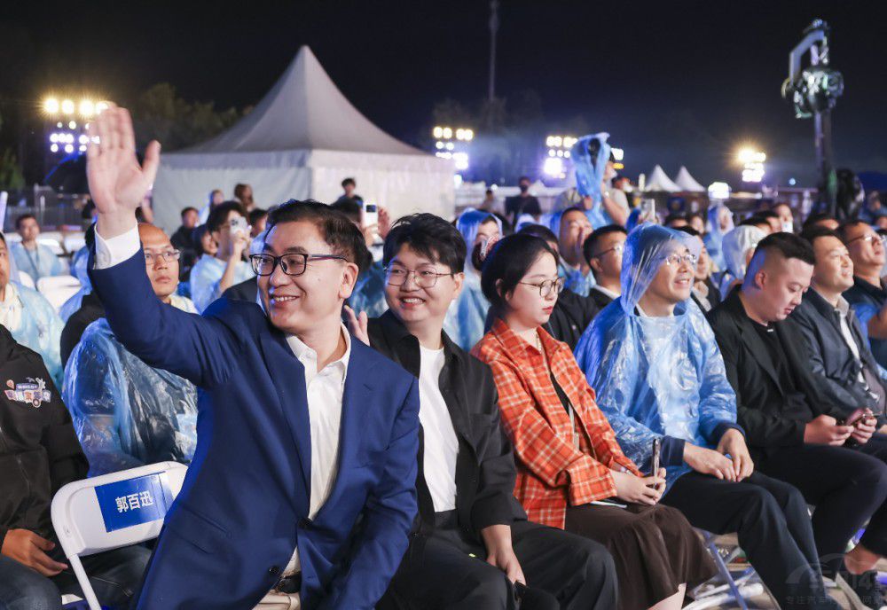 ������ƽ��������E8+ �ۃr 23.28�fԪ����