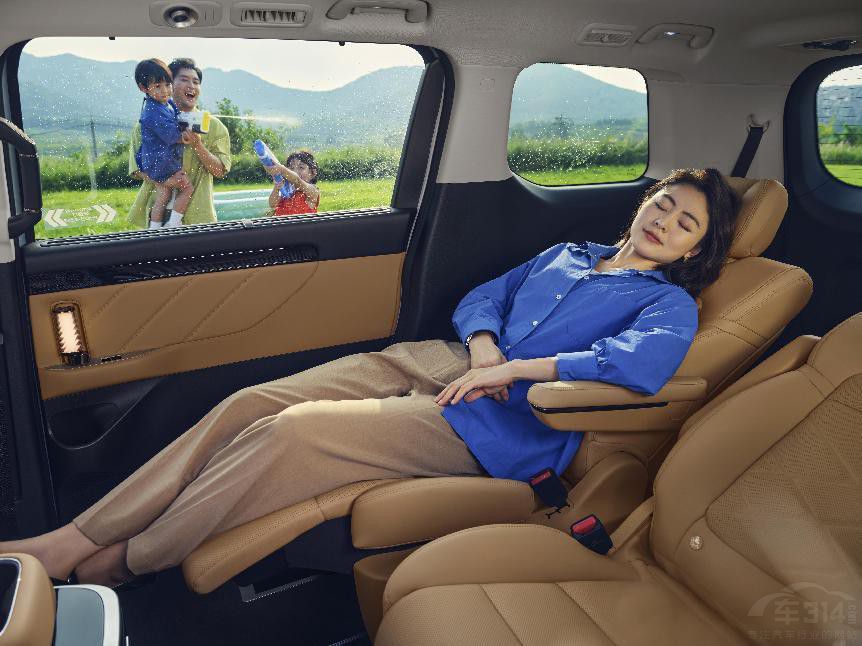 ������ƽ��������E8+ �ۃr 23.28�fԪ����