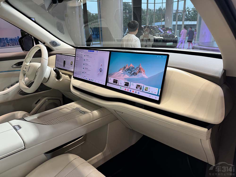 ��؛���ԏ���SUV���𼼁����]���Y܇ɶ��