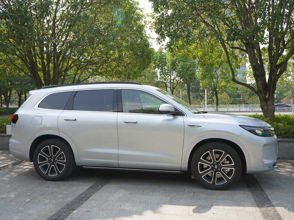 ��؛���ԏ���SUV���𼼁����]���Y܇ɶ��