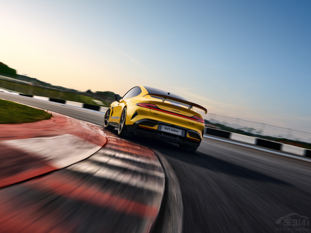 �����{�S���� С�� SU7 Ultra�ۃr52.99�f