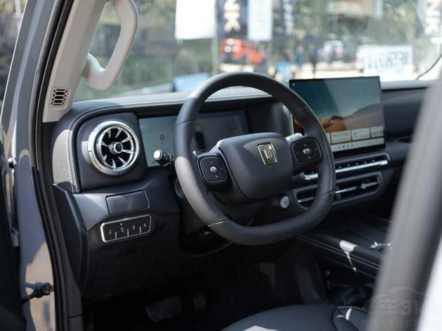 �@�׿����µ�SUV܇�����_�����󏊷�������