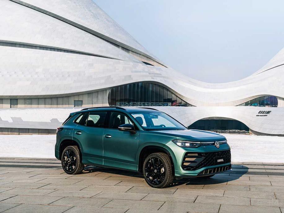 �@�׿����µ�SUV܇�����_�����󏊷�������