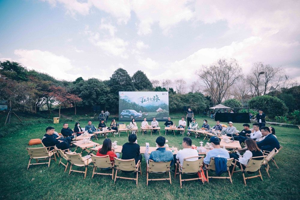 �I�ܼ����܇�Ј� �W������Ů�ˡ���߅�족