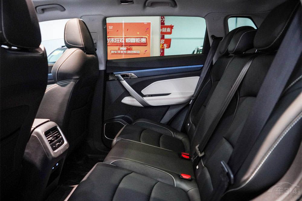 15�f�ԃ�(n��i)����SUV�P�c(di��n)��UNI-T����һ�I