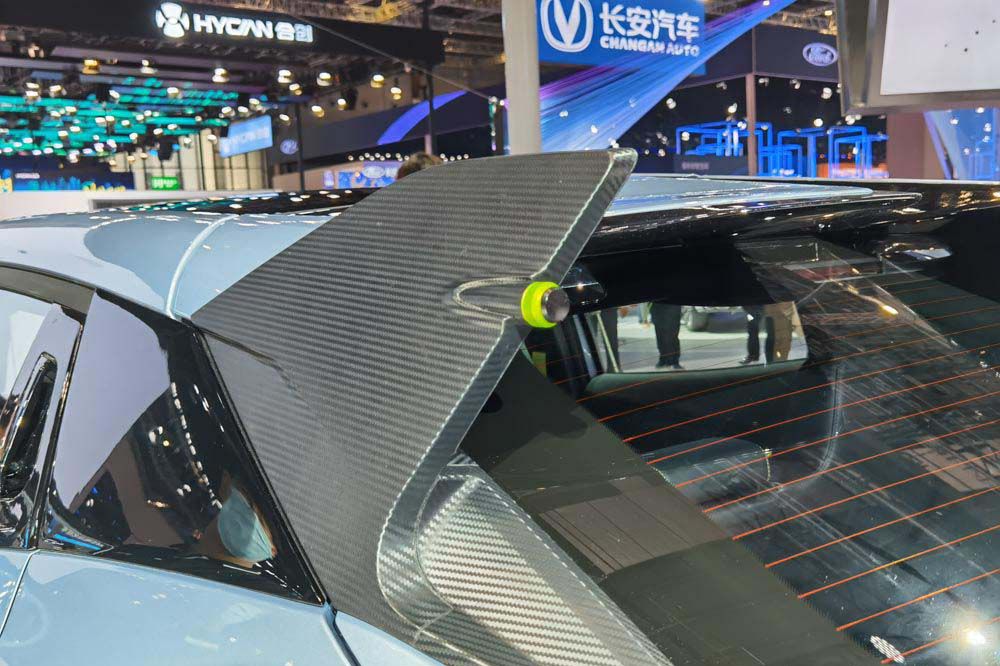 15�f�ԃ�(n��i)����SUV�P�c(di��n)��UNI-T����һ�I