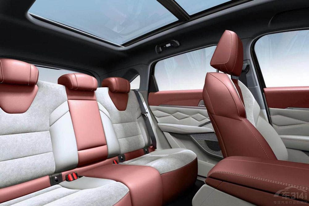 15�f�ԃ�(n��i)����SUV�P�c(di��n)��UNI-T����һ�I