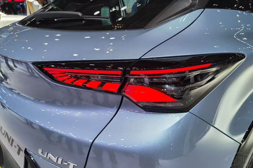 15�f�ԃ�(n��i)����SUV�P�c(di��n)��UNI-T����һ�I