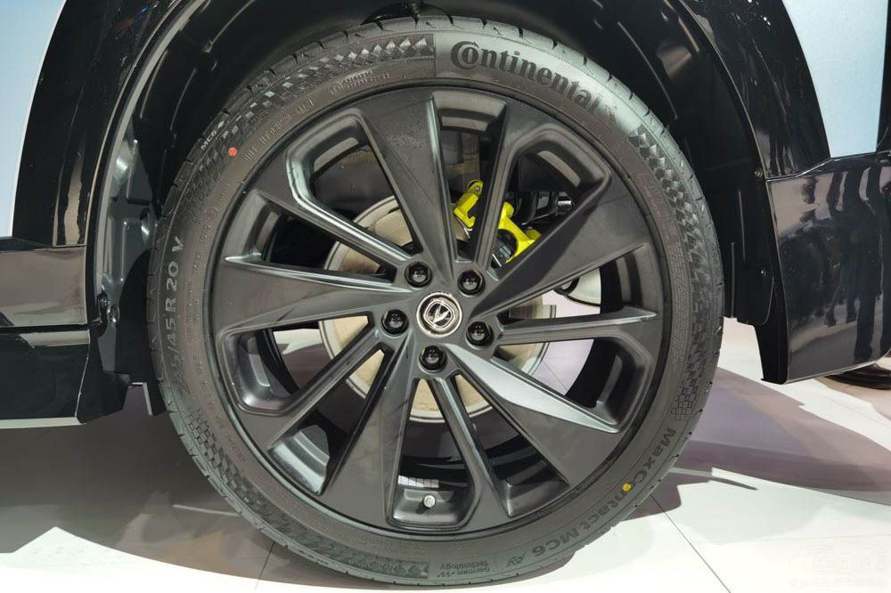 15�f�ԃ�(n��i)����SUV�P�c(di��n)��UNI-T����һ�I