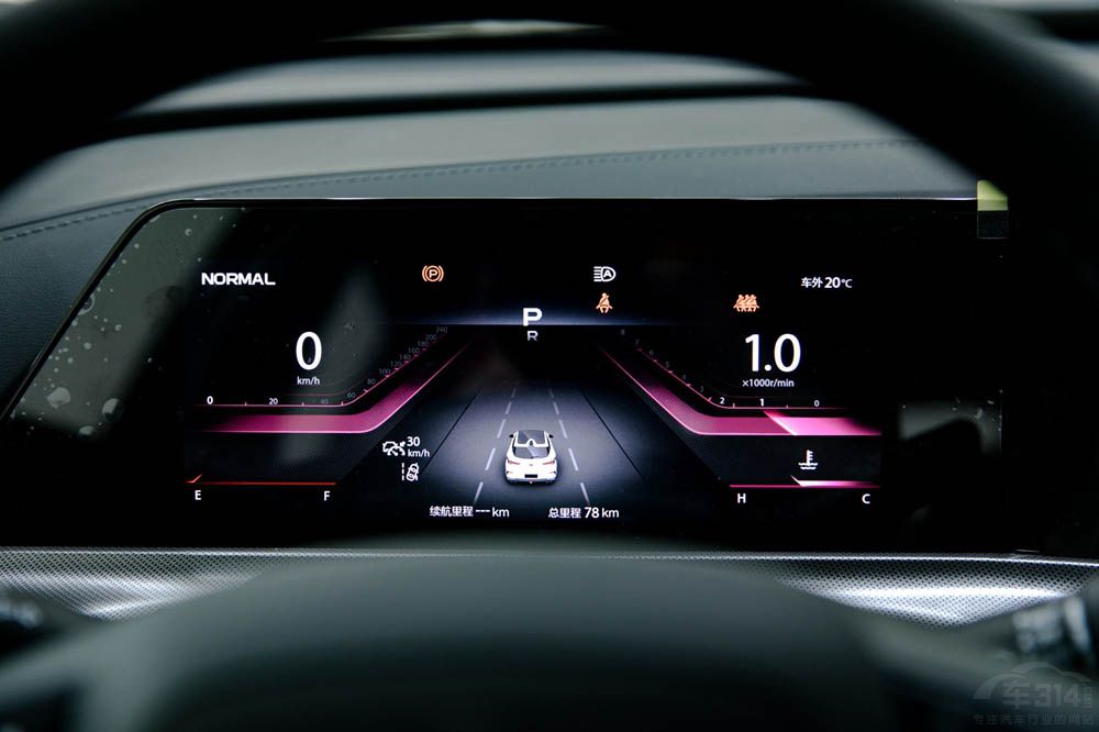 15�f�ԃ�(n��i)����SUV�P�c(di��n)��UNI-T����һ�I