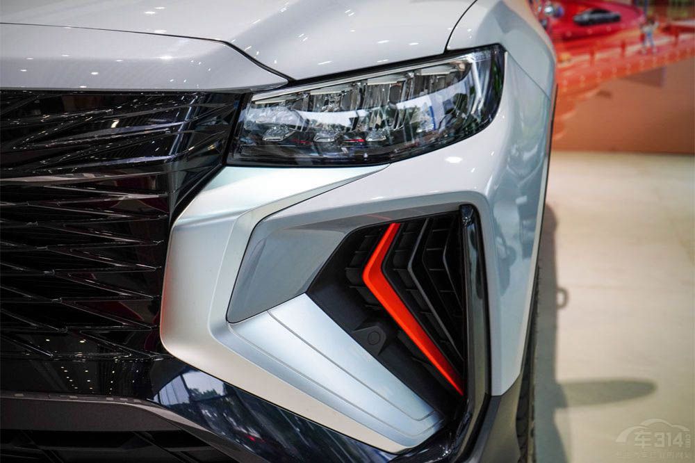 15�f�ԃ�(n��i)����SUV�P�c(di��n)��UNI-T����һ�I