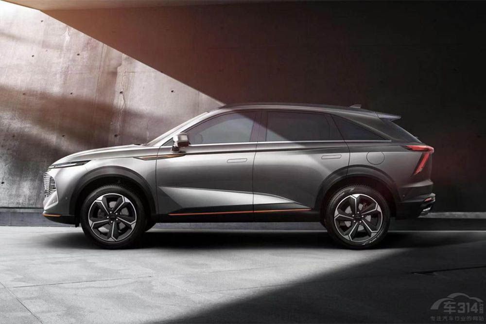 15�f�ԃ�(n��i)����SUV�P�c(di��n)��UNI-T����һ�I