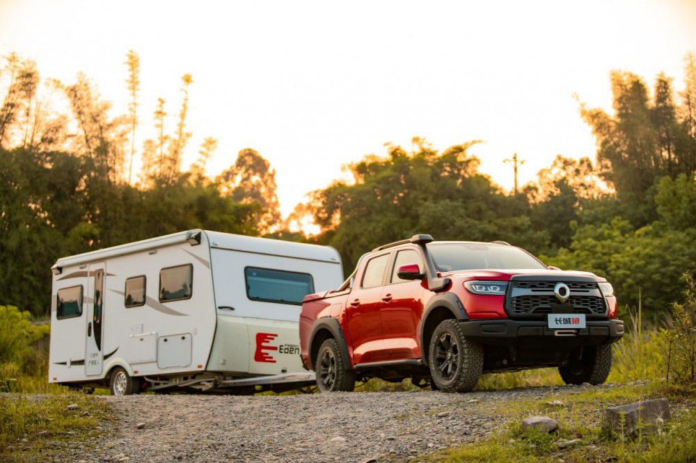 售價(jià)12.58萬起 乘用炮/商用炮拖掛版上市 售價(jià)12.58萬起 乘用炮/商用炮拖掛版上市