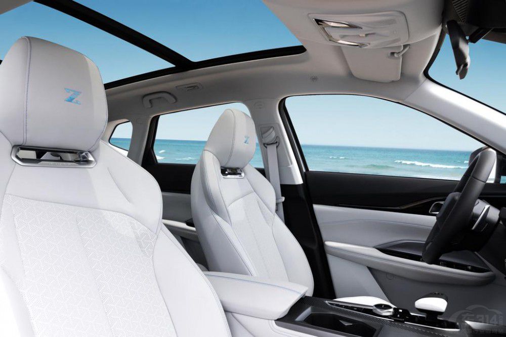 汽車機(jī)器人歐尚Z6雙料藍(lán)鯨動力全球上市 汽車機(jī)器人歐尚Z6雙料藍(lán)鯨動力全球上市