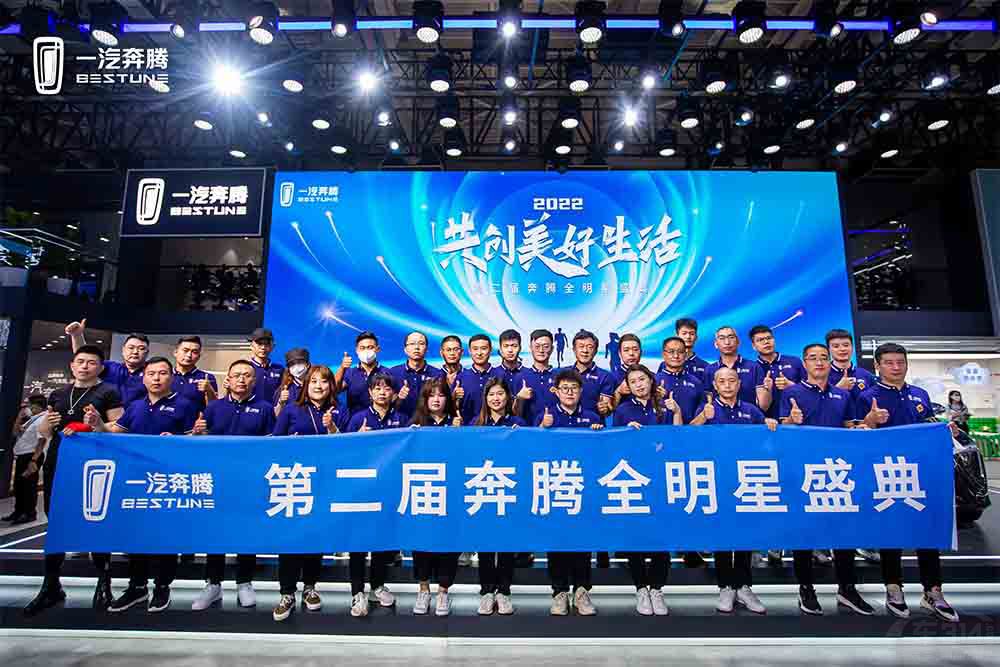 һ�����vB70S����ʿ����(chu��ng)���L(zh��ng)��܇չ����