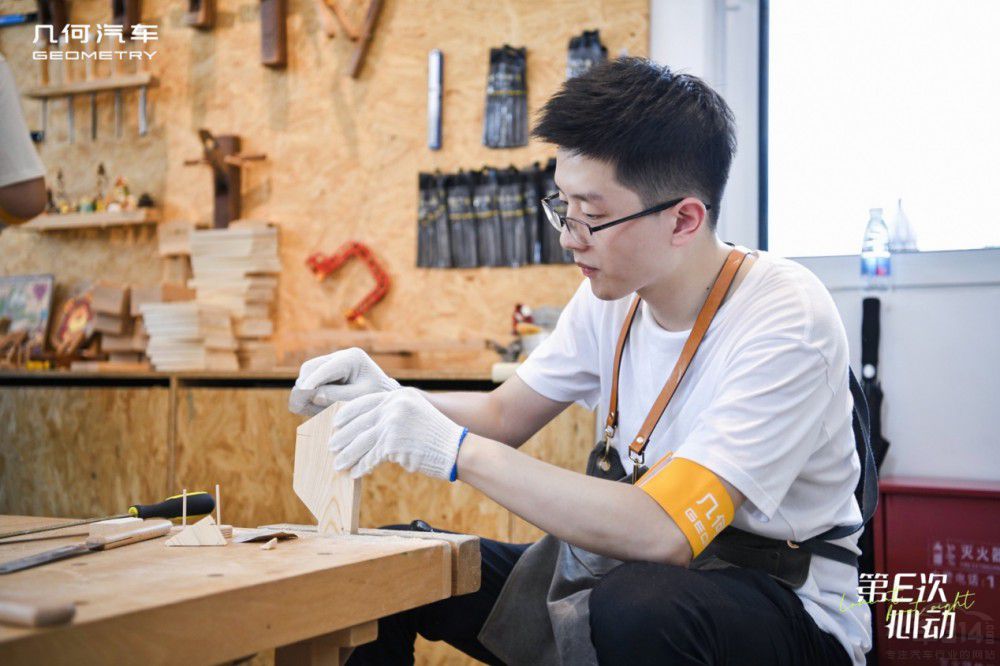 ����̽��E���Ą�(d��ng) �׺�E��ʽ�����������